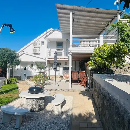 Balics Vendeghaz Villa *