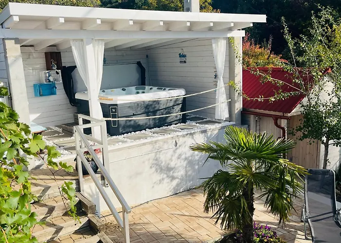 Balics Vendeghaz 빌라 페치